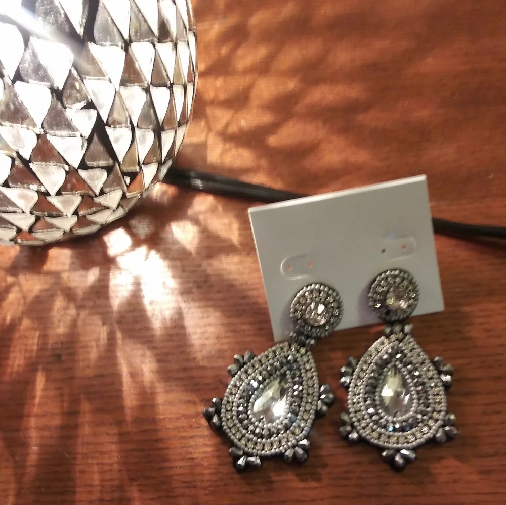 Beaded statement teardrop earrings with fabric back with Clear stone. - Picture 2 of 5